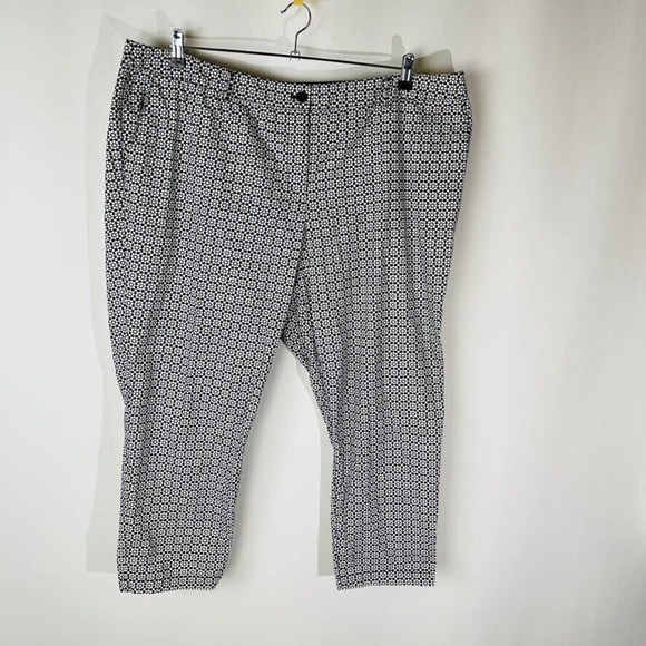 Talbots Womans Pants Patterned 22WP The Weekend Chino Blue White Geo Pattern - Picture 2 of 8